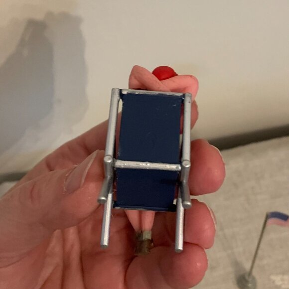 Lemax Summertime 4th of July Figurines "Lounging Around" #83370 Retired - Picture 6 of 7